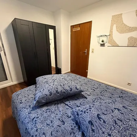 Zentrale 3-zimmer-wohnung Mit Balkon - Bis 5 Gaeste Ludwigsburg